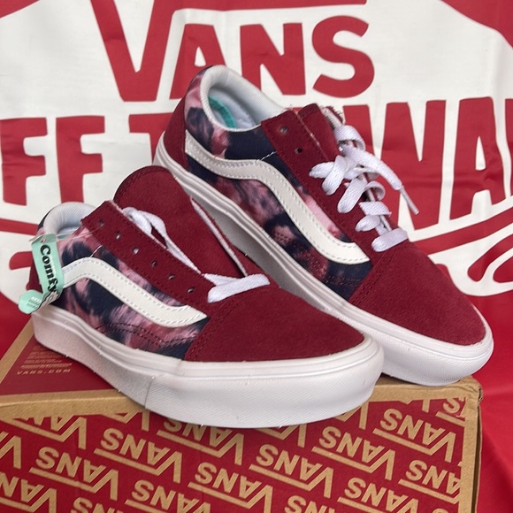 Vans Comfycush Old Sko
(Grunge Wash)Multi/Tiedye
VNOA5DYC9JZ
WMNS sneakers - Picture 5 of 16